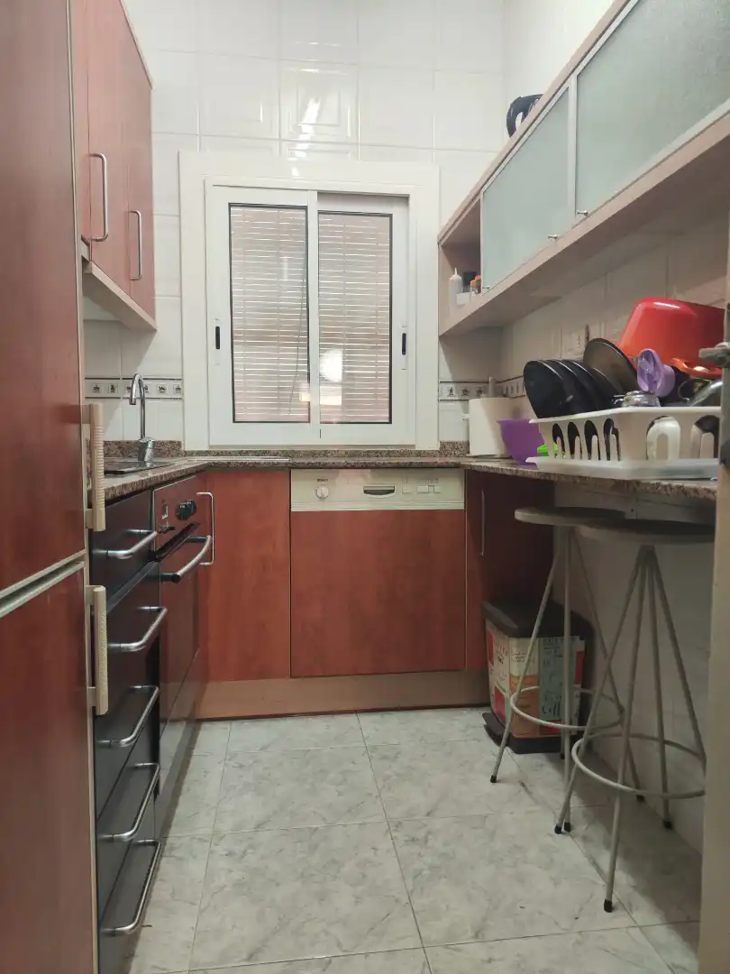 Cuina de Pis de lloguer en Tortosa amb Aire condicionat, Calefacció i Moblat