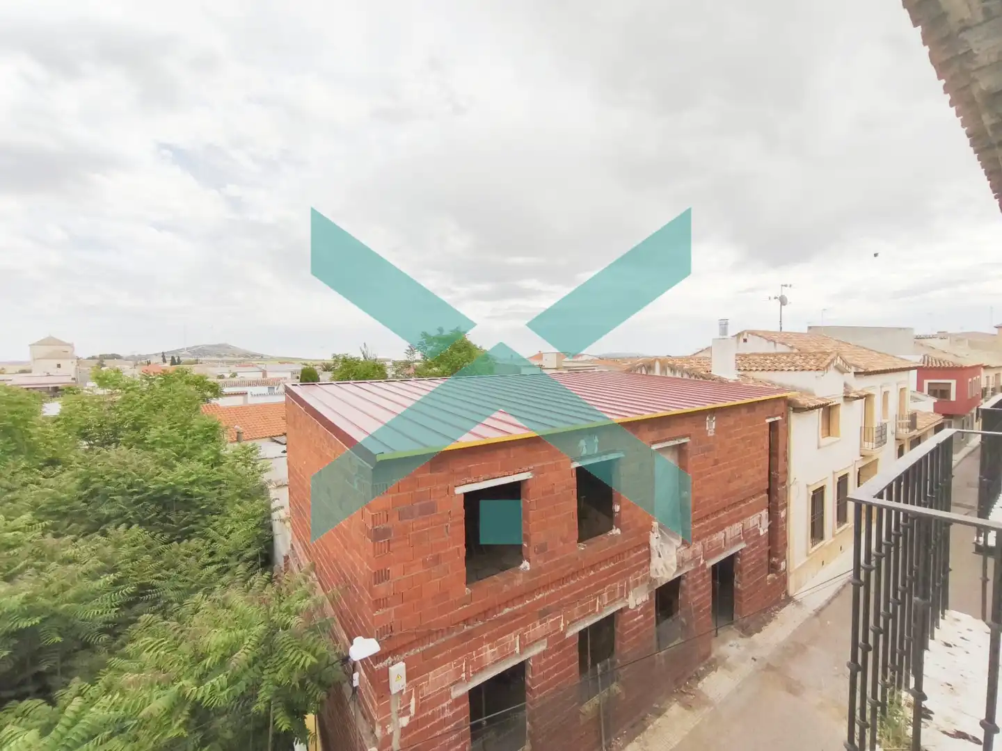 Vista exterior de Piso en venta en Lillo con Calefacción, Terraza y Amueblado