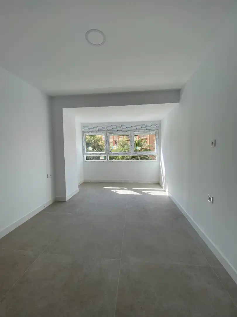 Habitación de Piso en venta en Alicante / Alacant con Trastero, Horno y Microondas