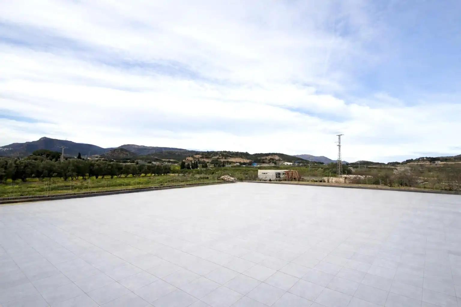Terrasse von Fabrikhallen zum Verkauf in Sagunto / Sagunt