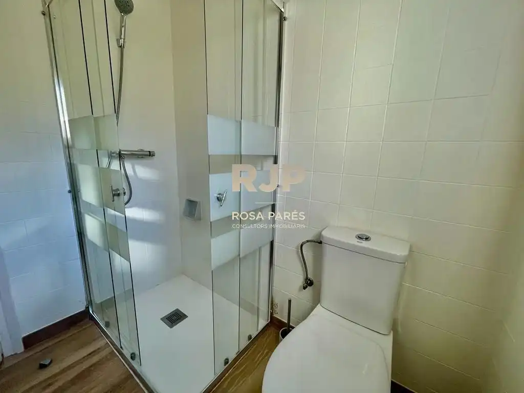 Bathroom of Houses for rent in Centelles  with Heating, Terrace and Storage room