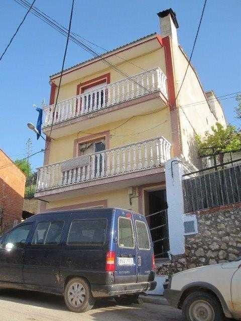 Vista exterior de Pis en venda en Huete amb Traster