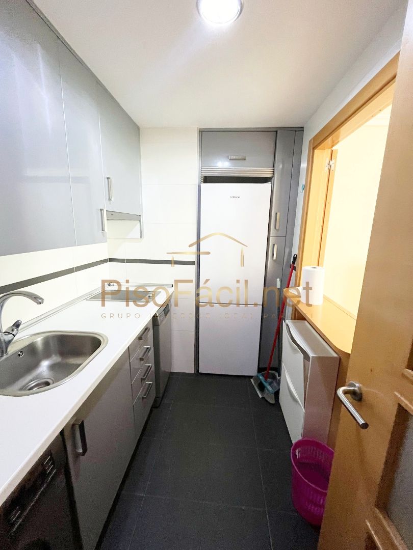 Kitchen of Flat for sale in Parla  with Air Conditioner, Heating and Parquet flooring