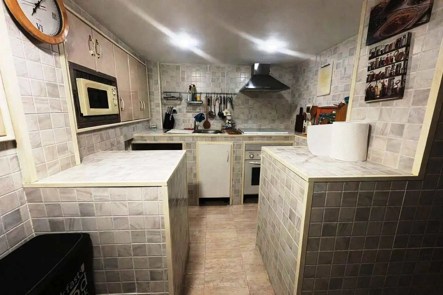Cuina de Casa o xalet en venda en Casarrubios del Monte amb Aire condicionat, Calefacció i Jardí privat
