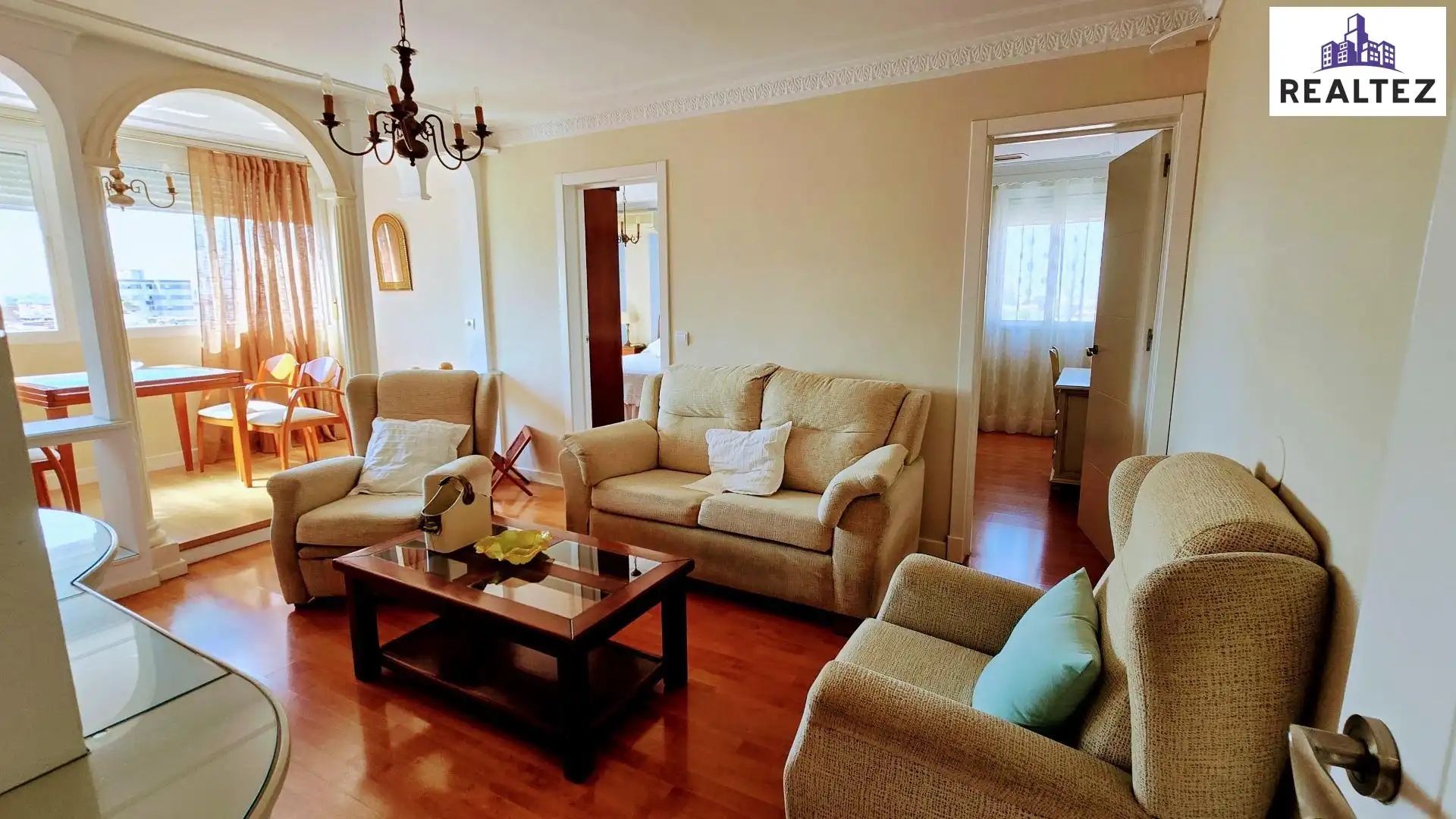 Living room of Flat for rent in Jerez de la Frontera  with Air Conditioner, Heating and Parquet flooring