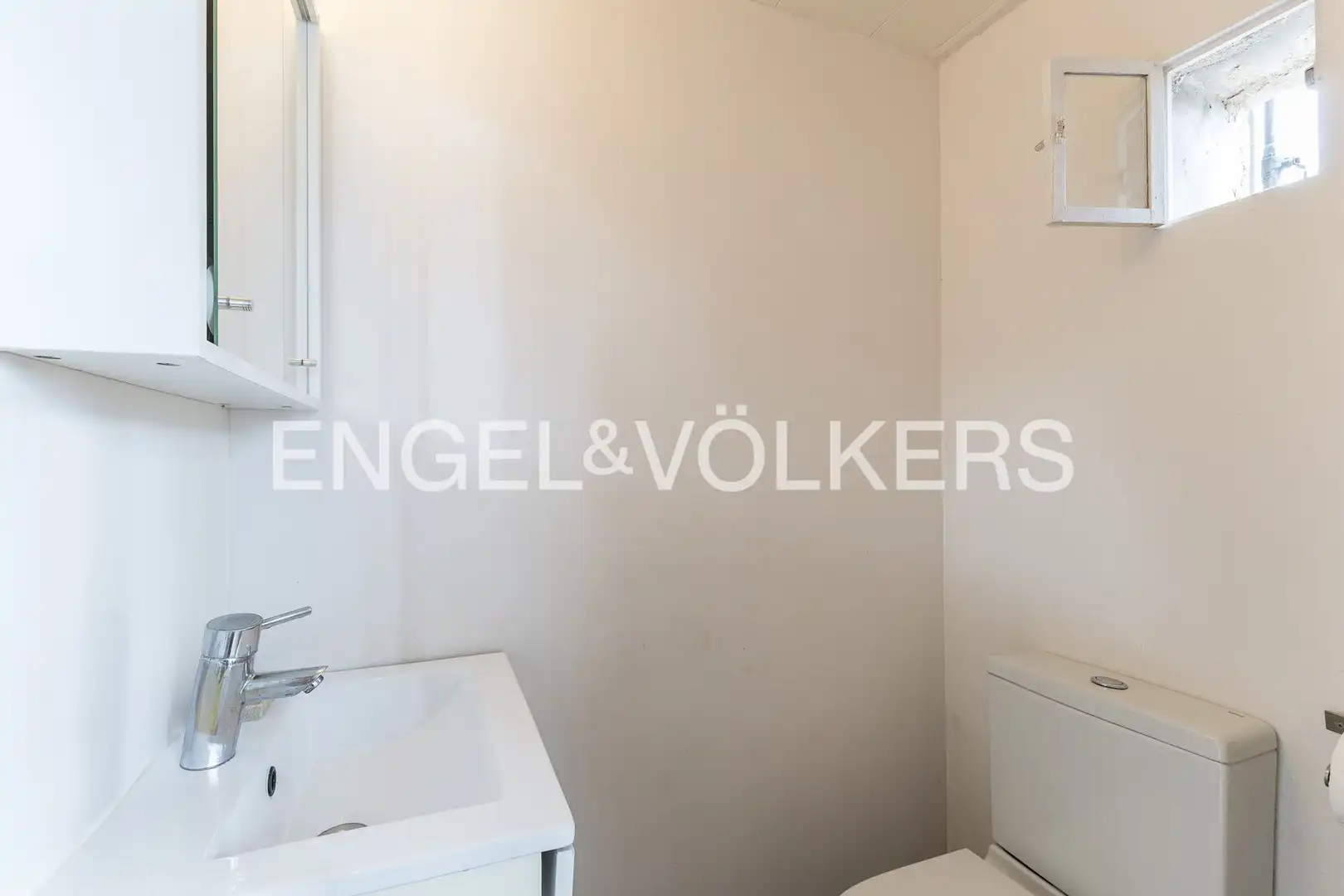 Baño de Piso en venta en Barcelona con Aire acondicionado, Calefacción y Amueblado