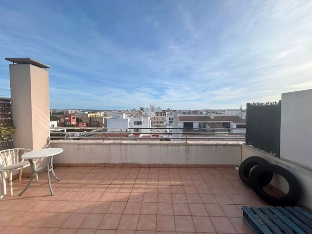 Vista exterior de Àtic en venda en Ciutadella de Menorca amb Aire condicionat, Terrassa i Balcó