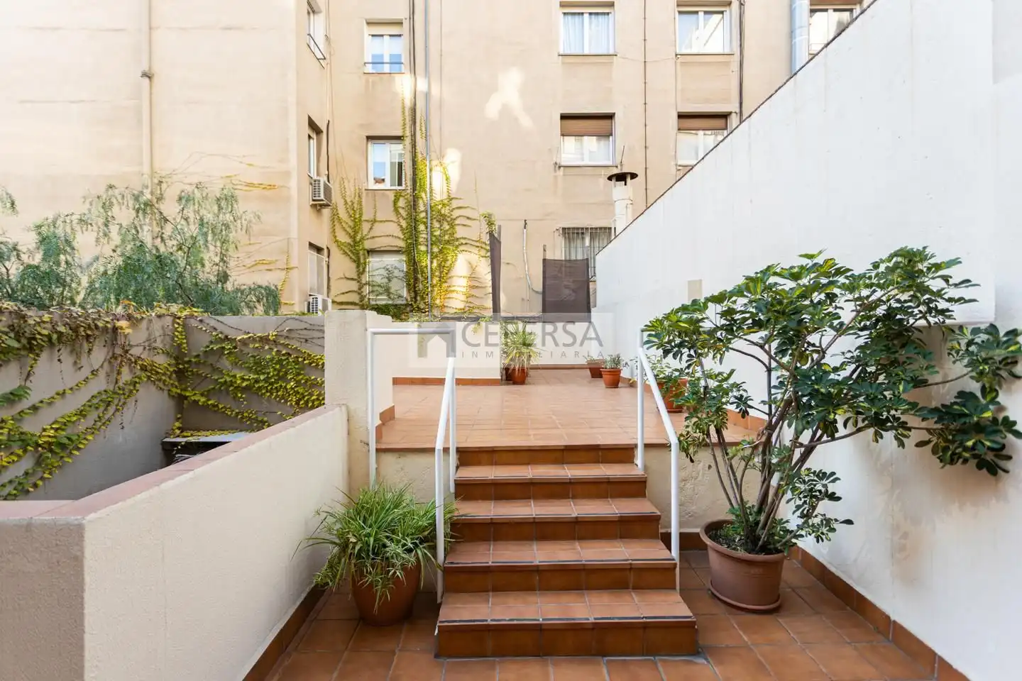 Exterior view of Flat for sale in Barcelona  with Heating, Private garden and Parquet flooring
