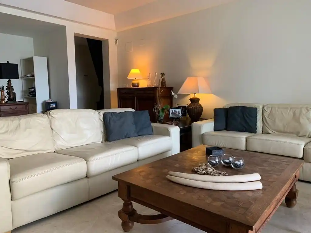 Sala de estar de Apartamento en venta en Sotogrande con Aire acondicionado, Calefacción y Jardín privado