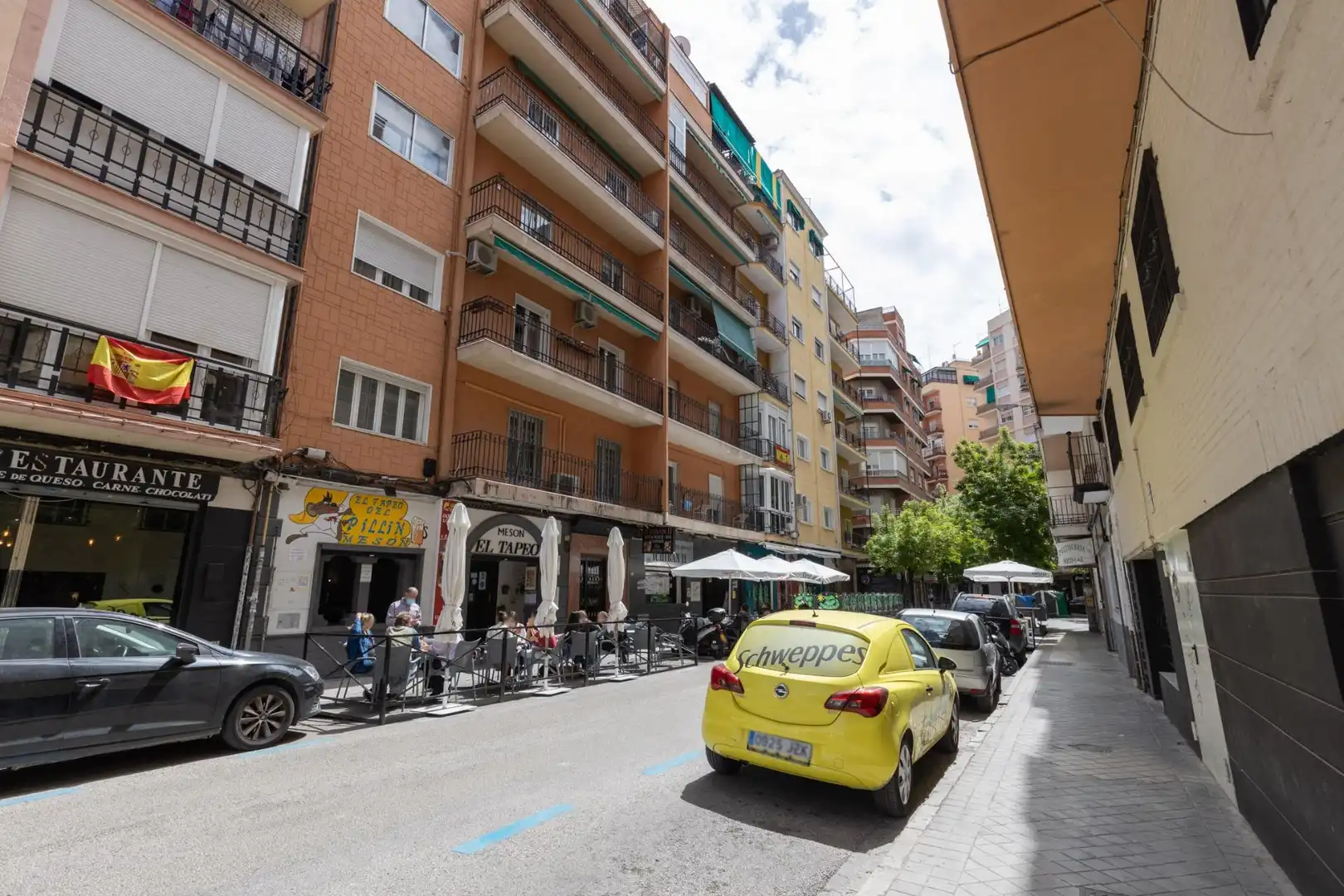 Außenansicht von Wohnung zum Verkauf in Granada mit Parkett