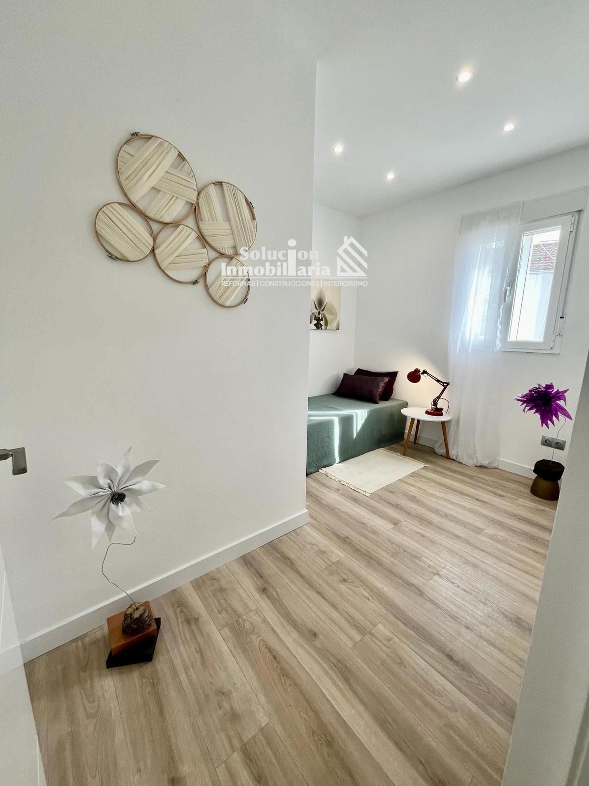 Bedroom of Flat for sale in Salamanca Capital  with Air Conditioner and Heating