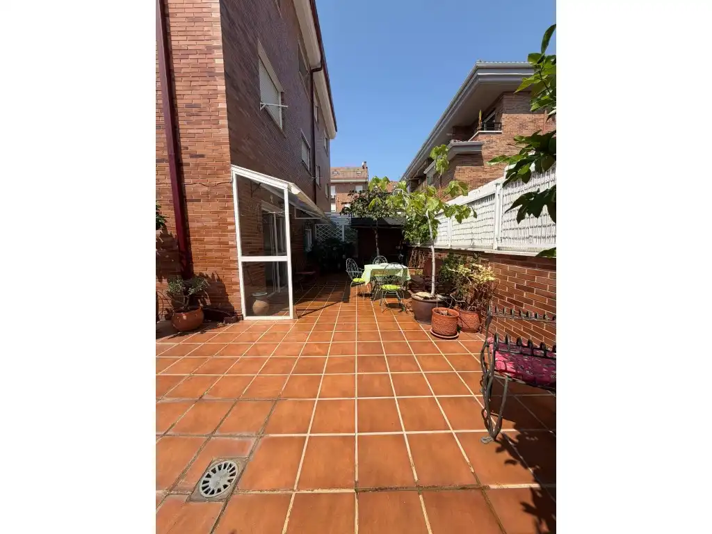 Bajo con ascensor en venta en Calle Viña De La, imagen 4