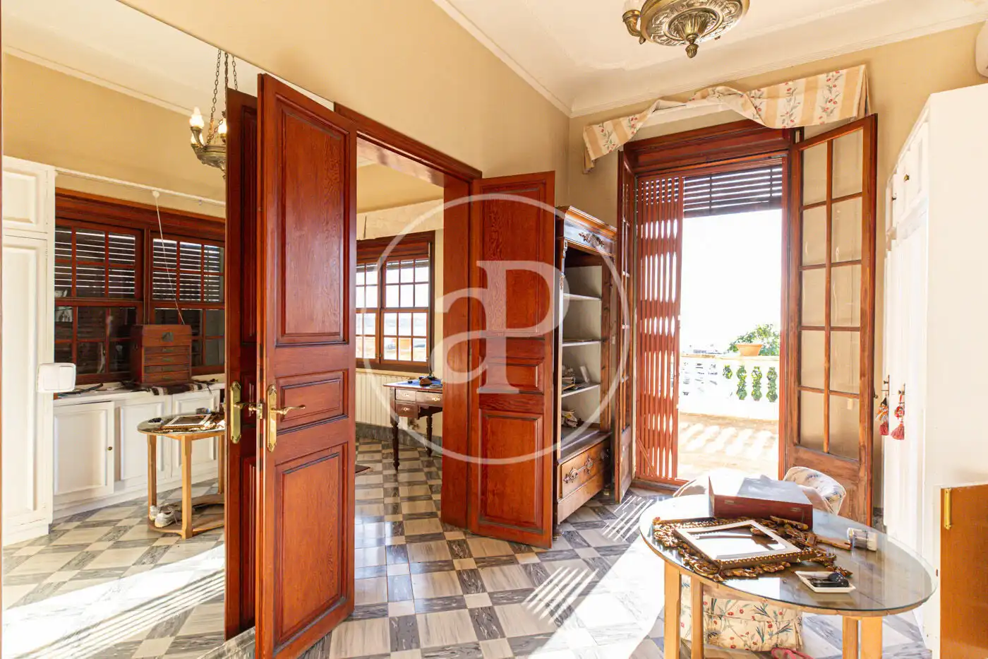 Houses for sale in Carrer de Victorio Luzuriaga, Sant Agustí