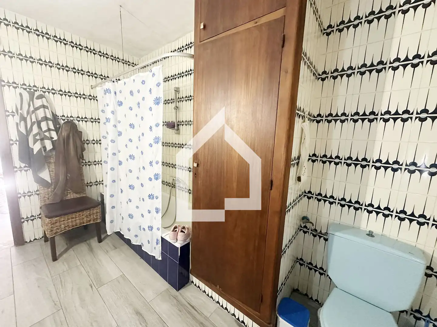 Bany de Casa o xalet en venda en San Vicente del Raspeig / Sant Vicent del Raspeig amb Jardí privat, Terrassa i Piscina