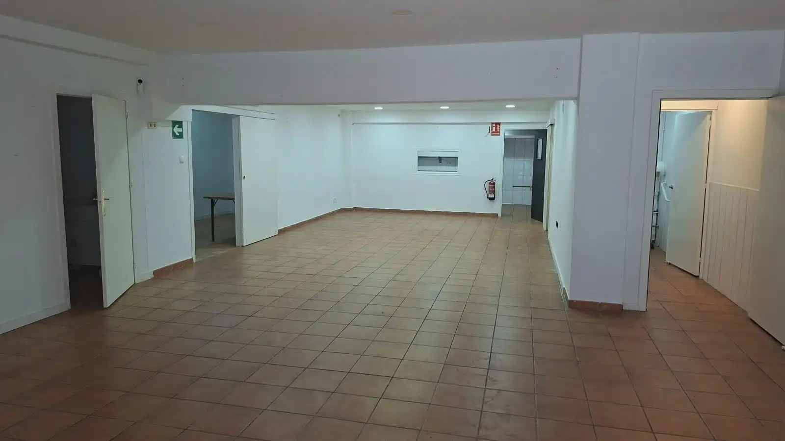 Gewerbefläche zur Miete in Castell - Poble Vell, imagen 2