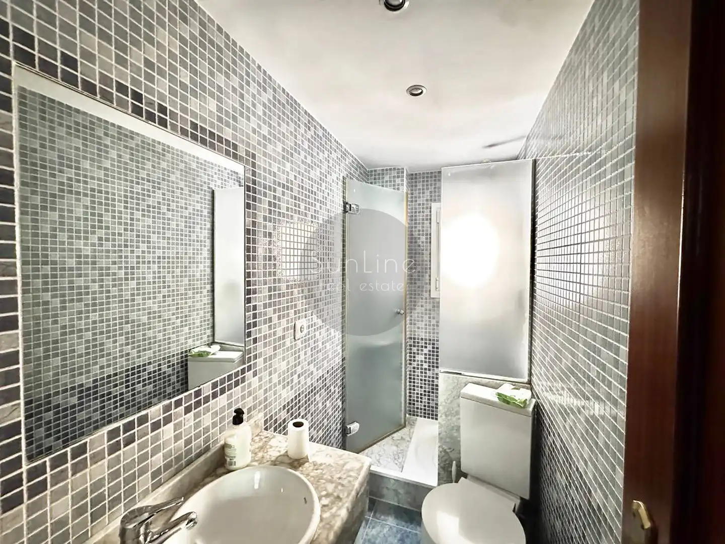 Baño de Piso en venta en Quart de Poblet con Aire acondicionado, Trastero y Amueblado