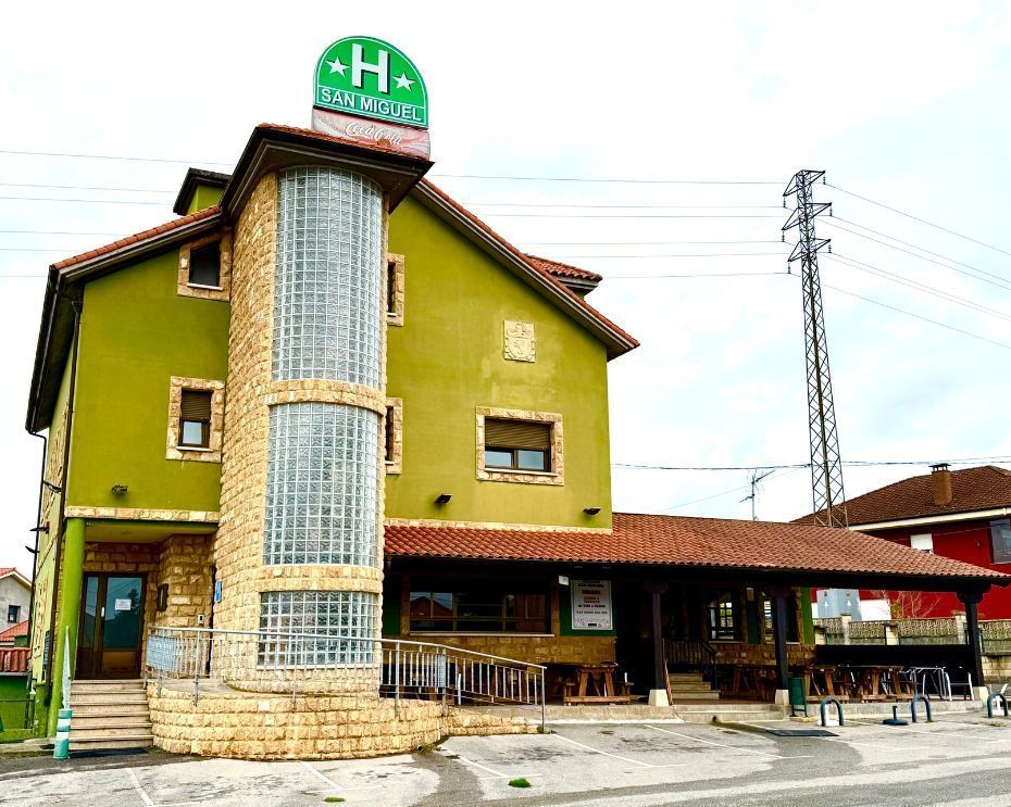 Edifici en venda en Siero