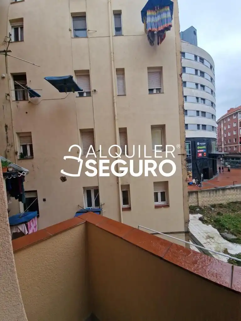 Exterior view of Flat for rent in Barakaldo   with Heating, Terrace and Furnished