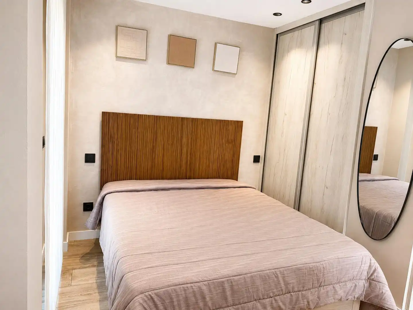 Dormitori de Estudi de lloguer en Madrid amb Aire condicionat, Calefacció i Moblat