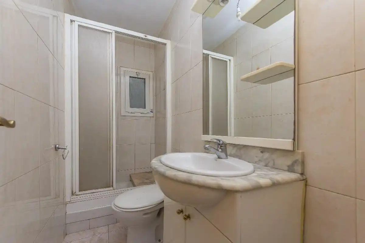 Bathroom of Flat for sale in Ripollet