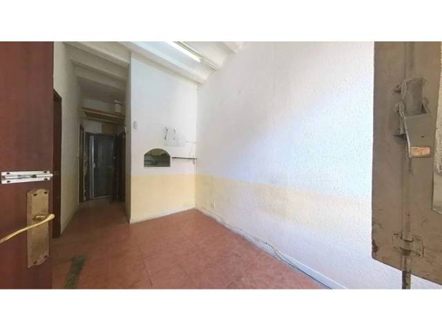 Piso en Venta en Calle Sant Climent en El Raval