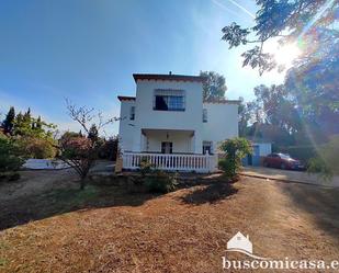 Vista exterior de Finca rústica en venda en Linares amb Piscina