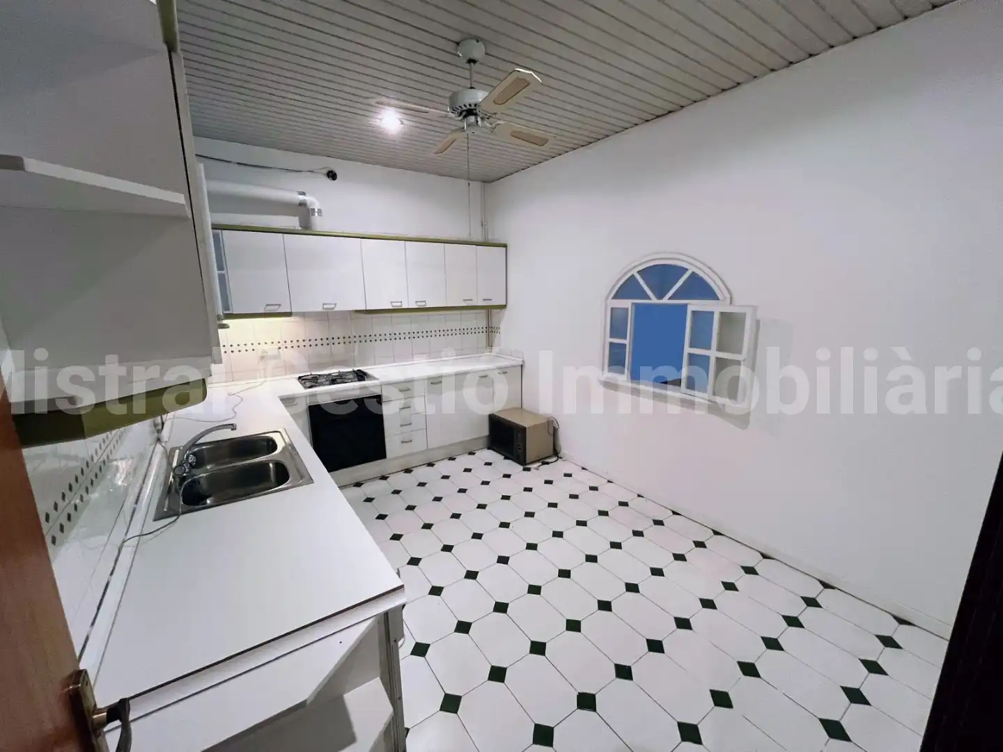 Cocina de Piso de alquiler en Barcelona con Aire acondicionado, Calefacción y Parquet
