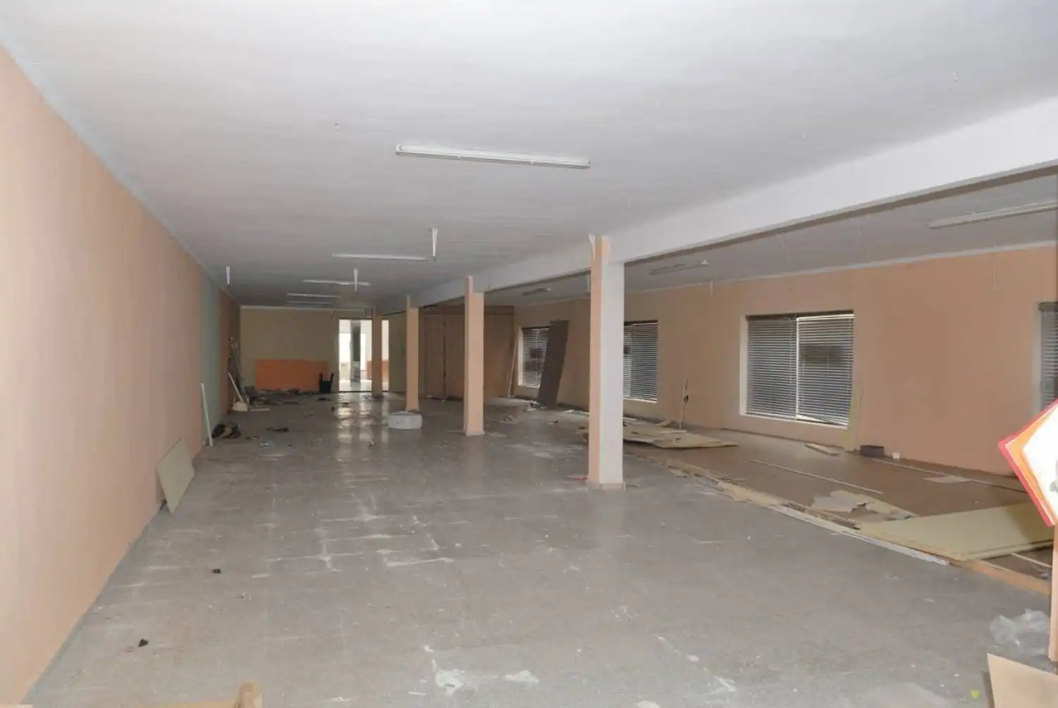 Local comercial de lloguer a Marqués, imagen 4
