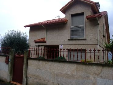 Villa con balcone in vendita a Camiño As Cachadiñas 37