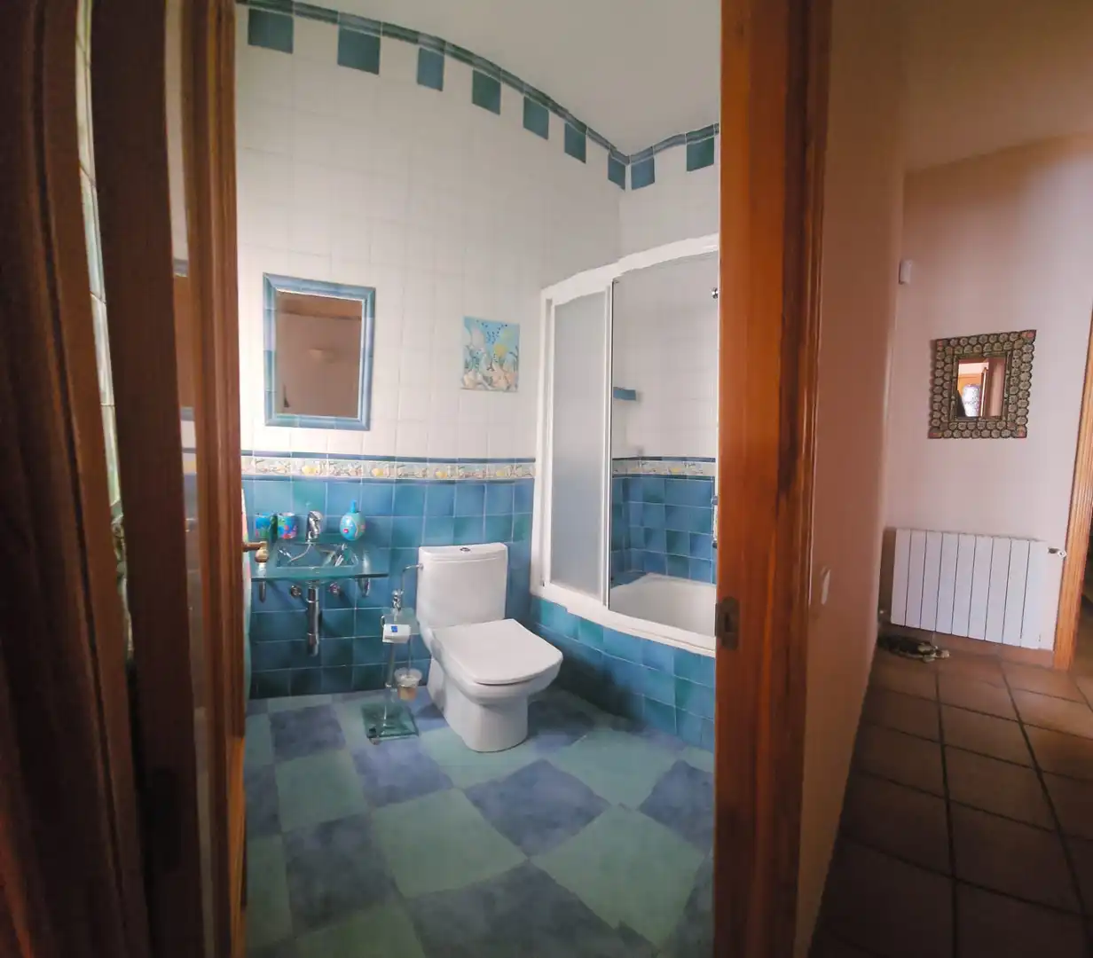 Bathroom of Houses for sale in Carabaña  with Air Conditioner, Heating and Private garden