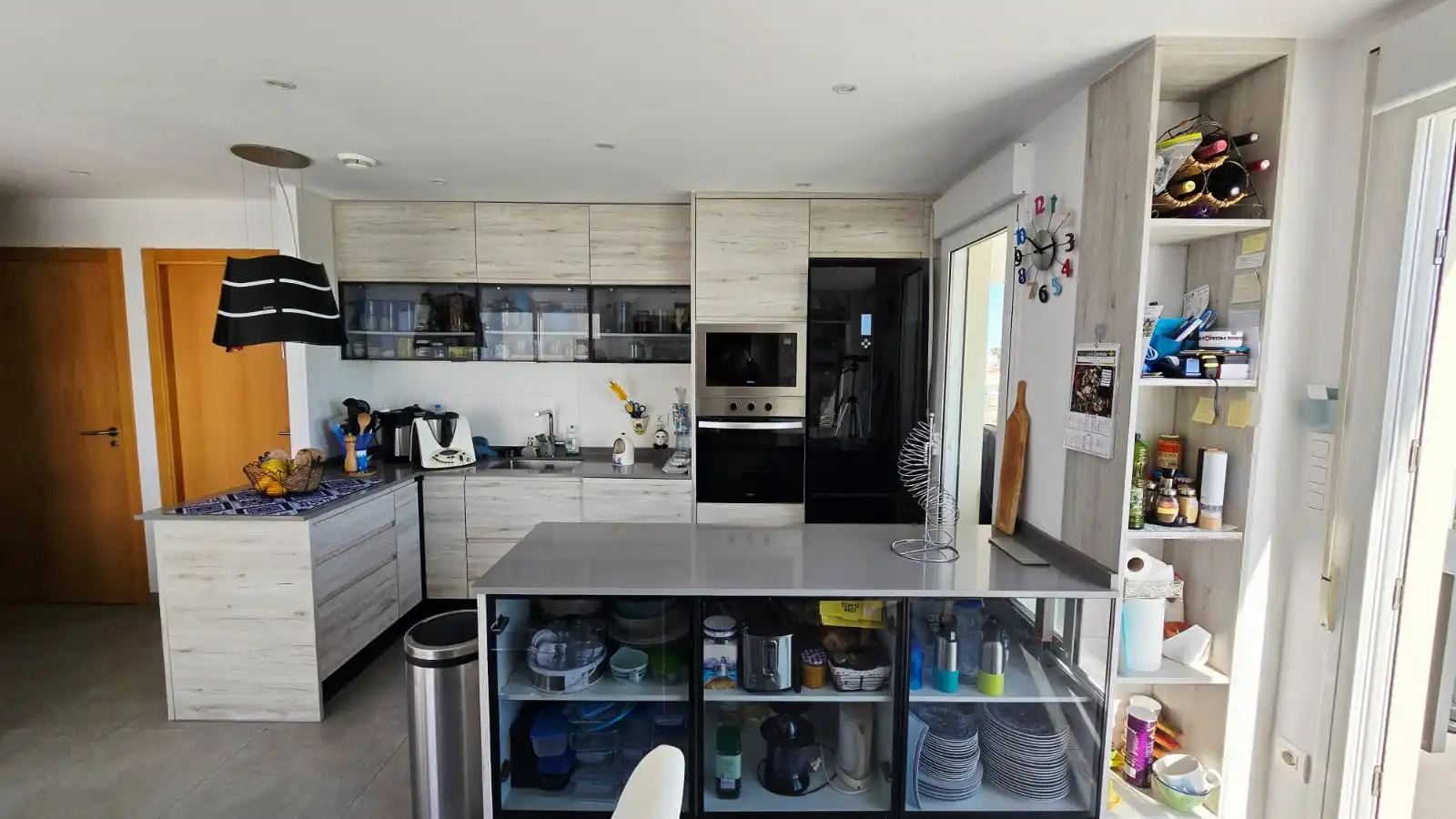 Cuina de Apartament en venda en Oliva amb Aire condicionat, Terrassa i Traster