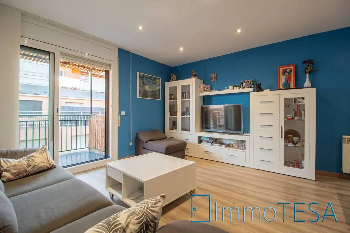 Living room of Flat for sale in Barberà del Vallès  with Heating, Parquet flooring and Terrace