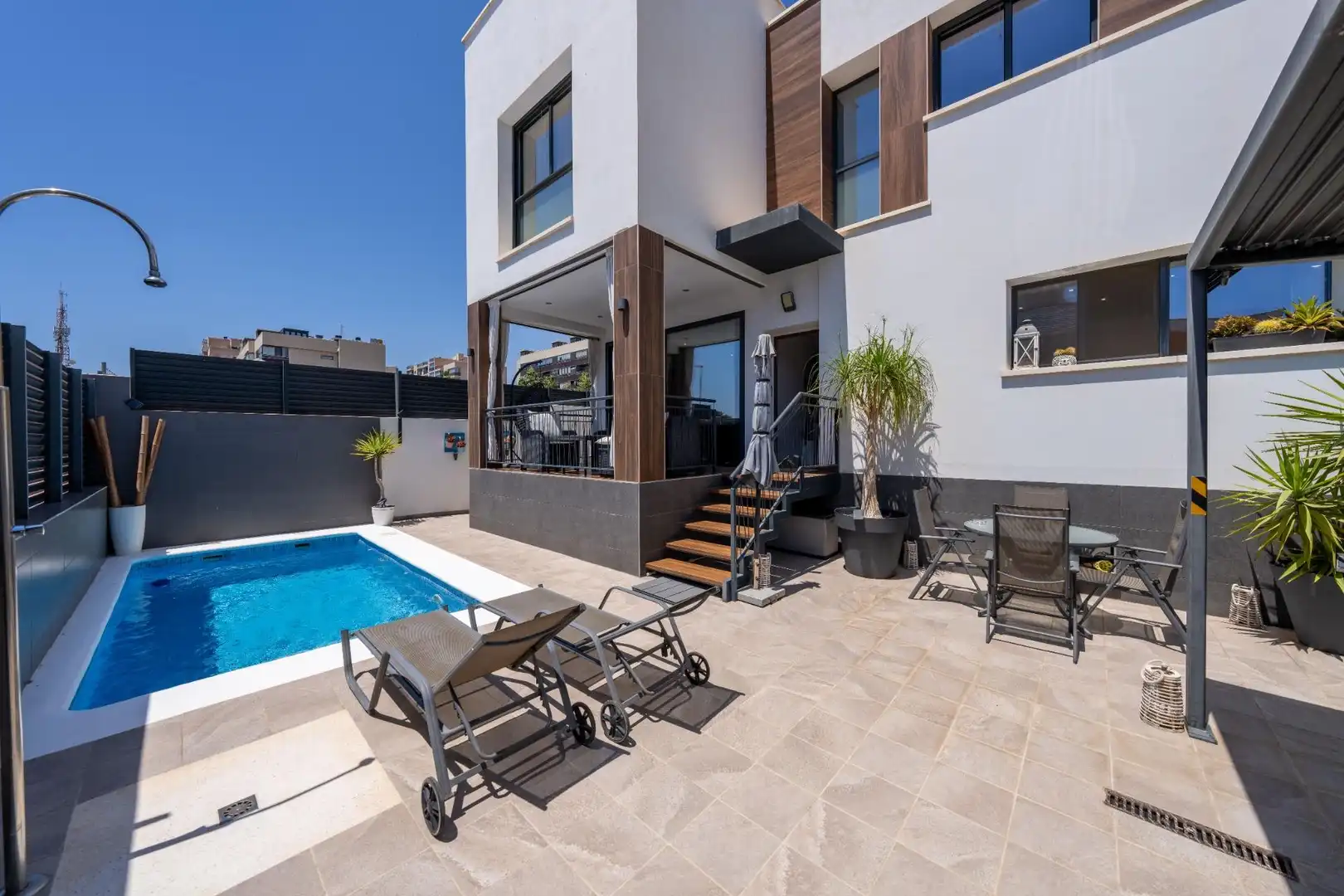 Chalet con piscina en venta en Los Molinos - Villa Blanca