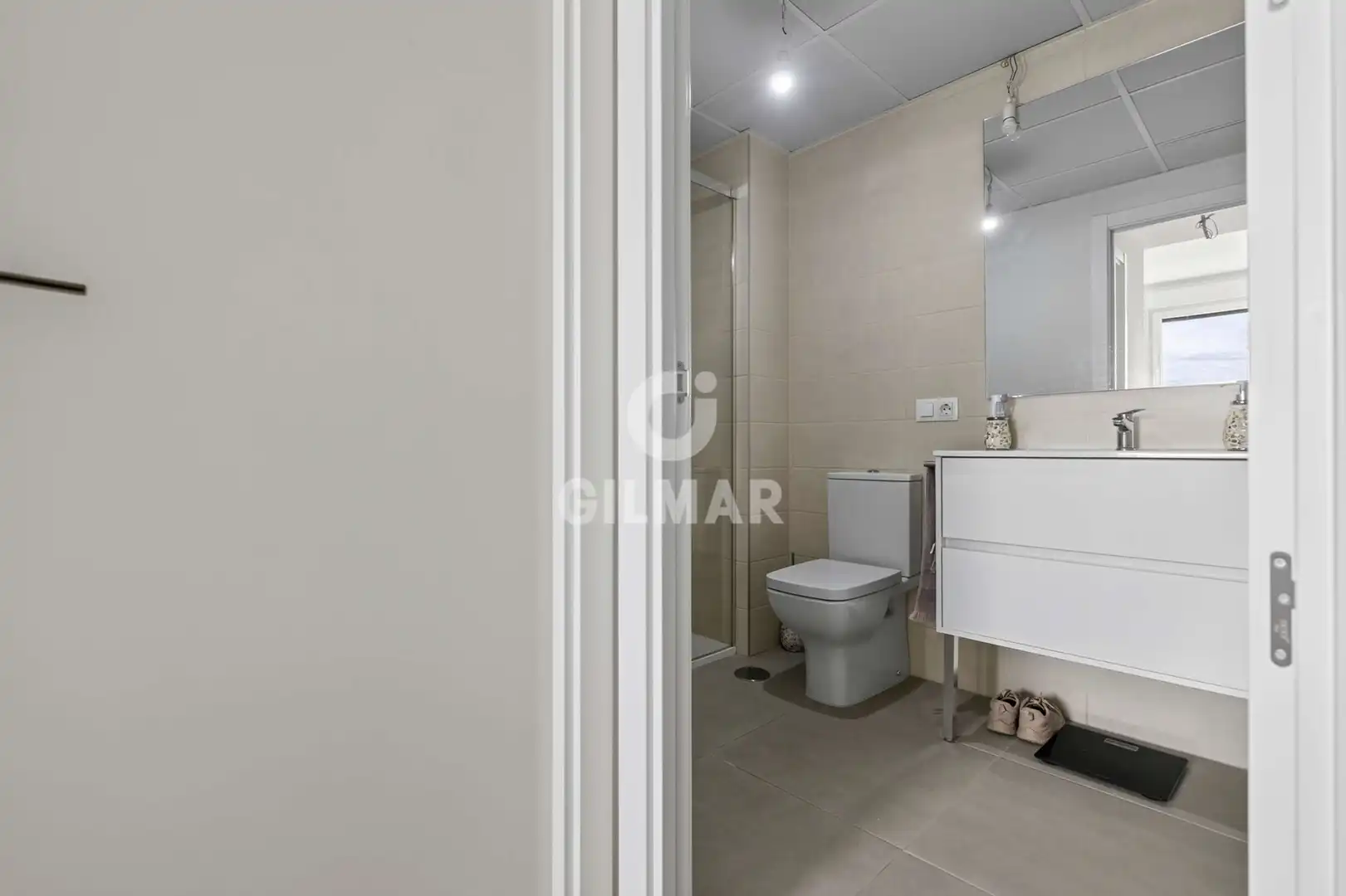 Bathroom of Flat for sale in Dos Hermanas  with Heating, Storage room and Swimming Pool