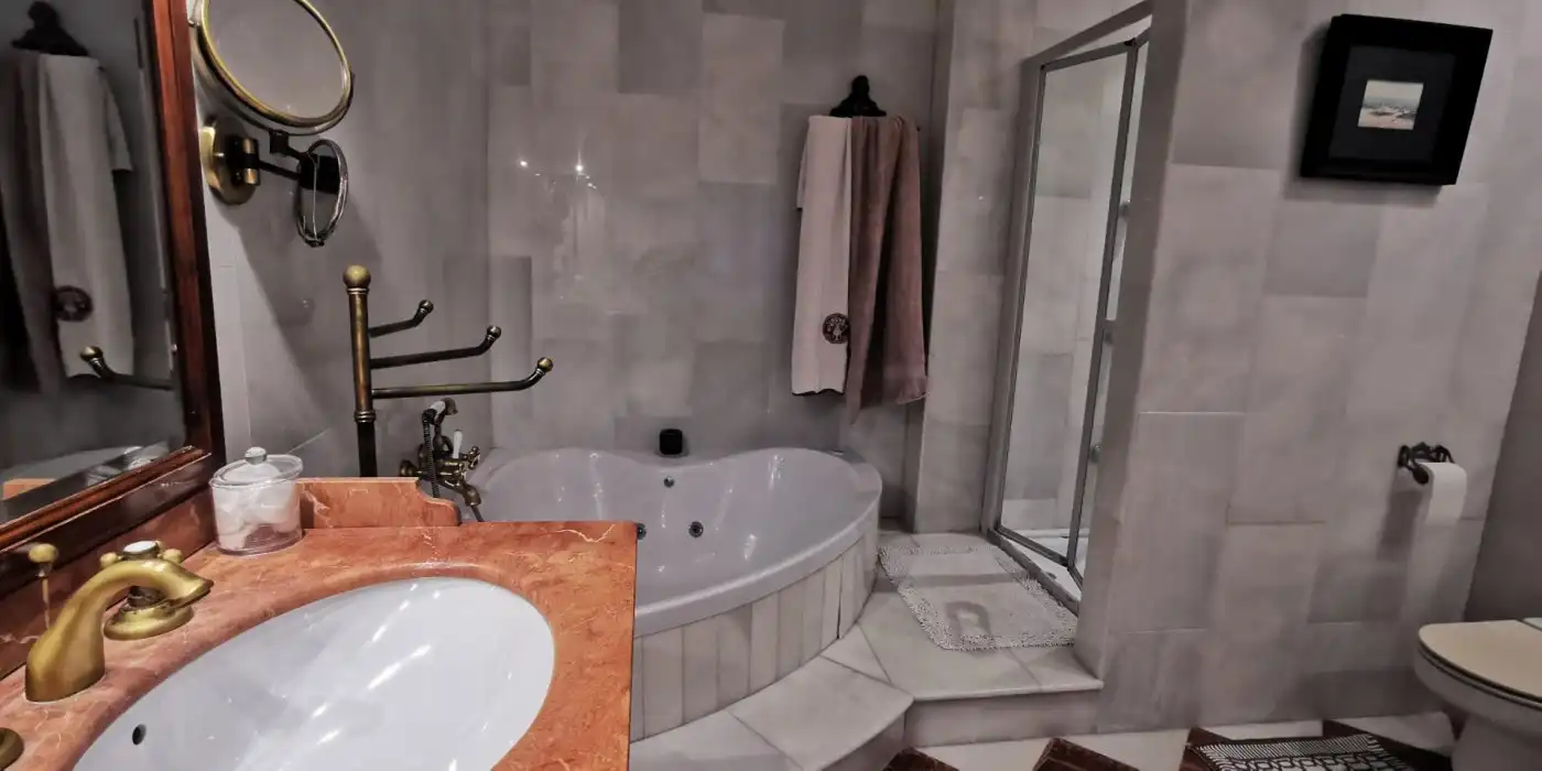 Bany de Casa o xalet en venda en Elche / Elx amb Aire condicionat, Jardí privat i Terrassa