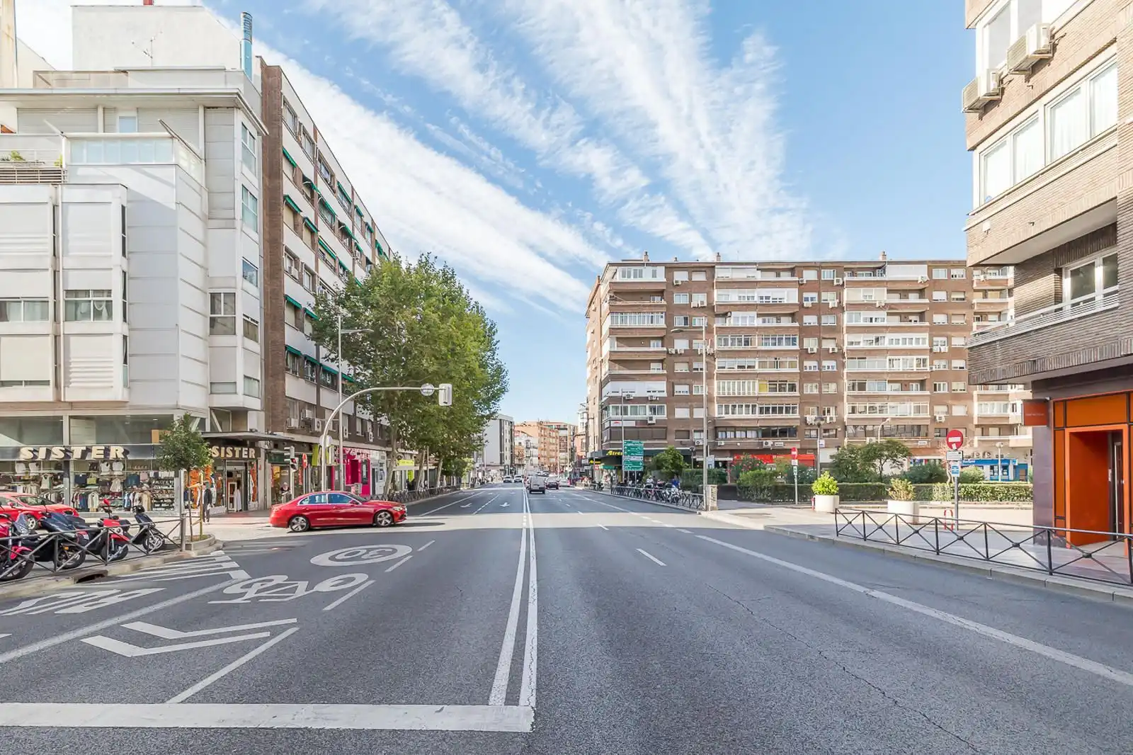 Vista exterior de Pis de lloguer en Madrid amb Terrassa i Moblat