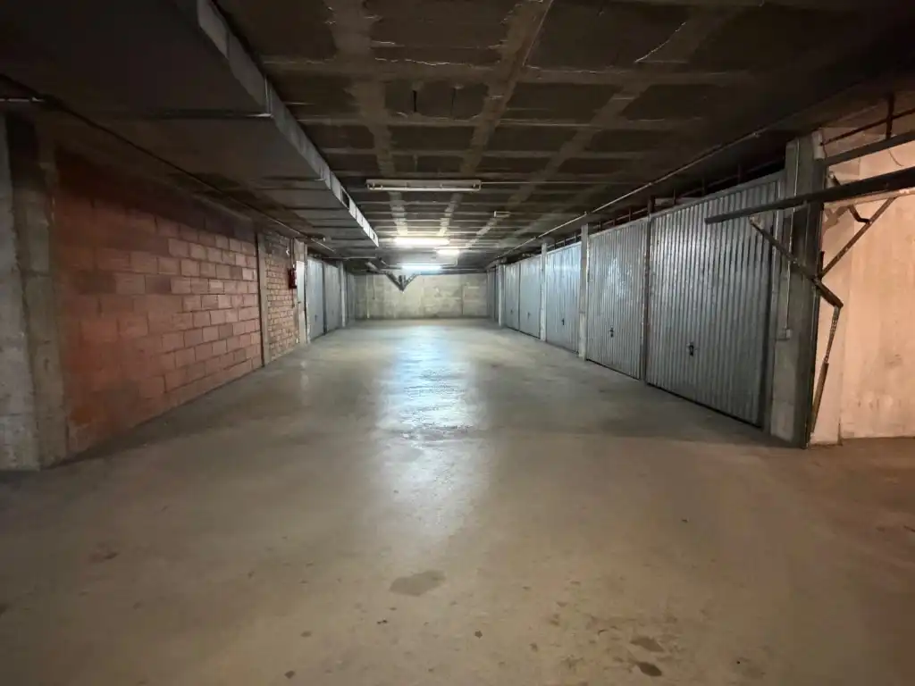 Garatge en venda en Girona Capital