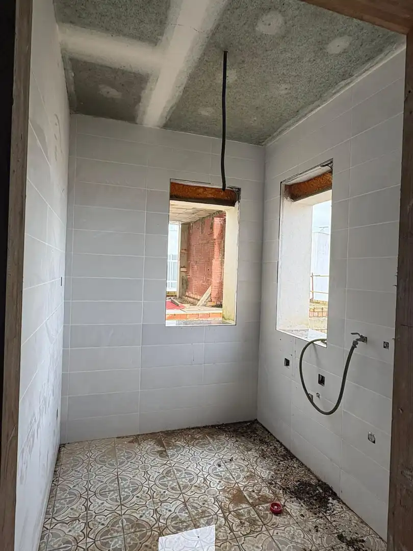 Bathroom of Houses for sale in Morón de la Frontera
