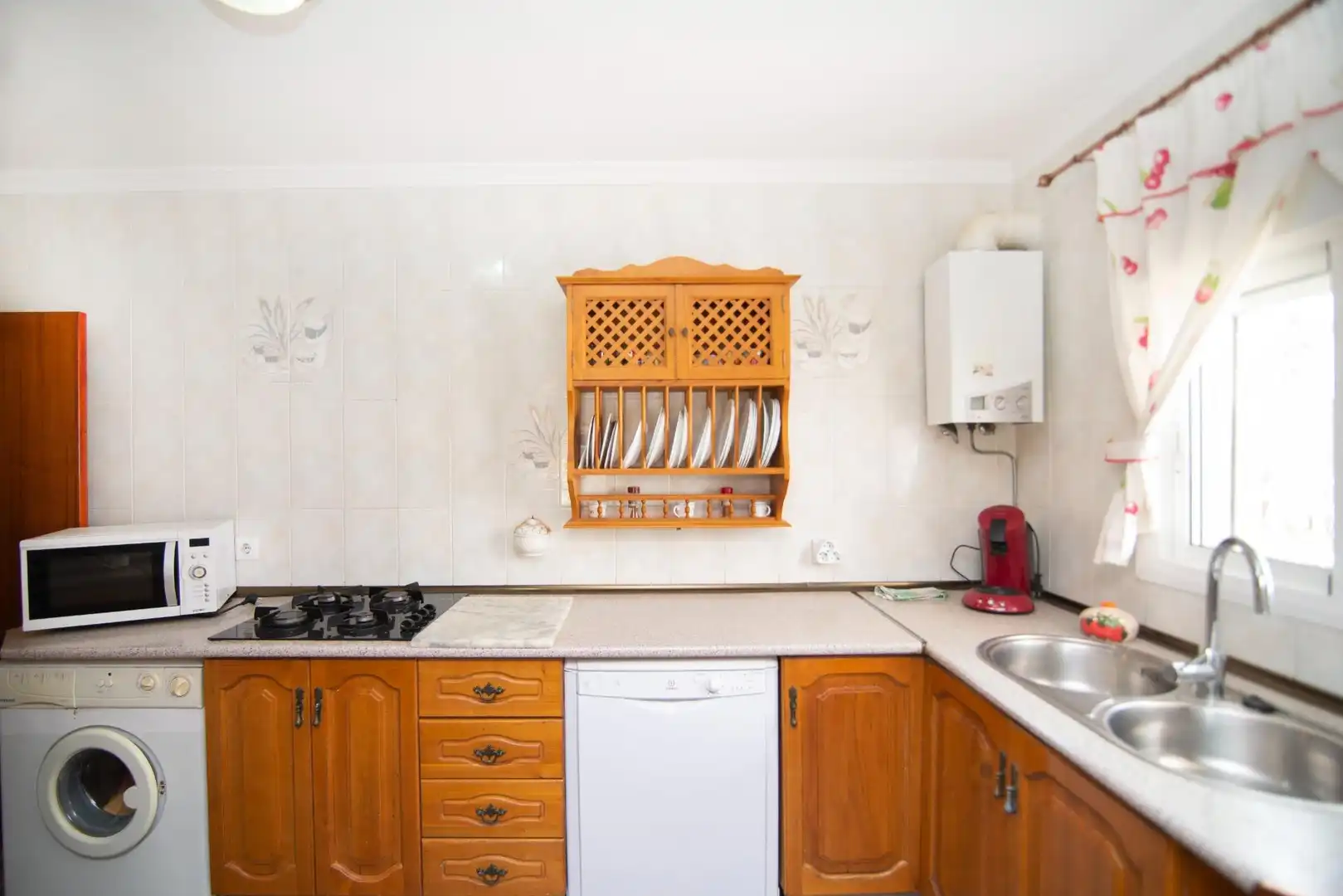 Kitchen of Houses for sale in Chiclana de la Frontera  with Air Conditioner, Private garden and Storage room