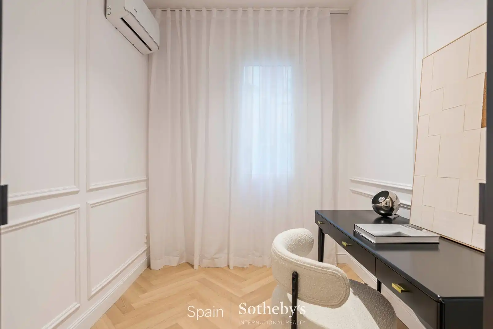 Bedroom of Apartments for sale in Madrid  with Air Conditioner and Heating