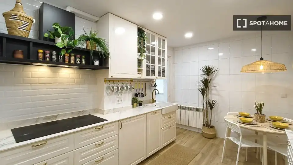 Kitchen of Flat for share in  Pamplona / Iruña  with Air Conditioner, Heating and Terrace