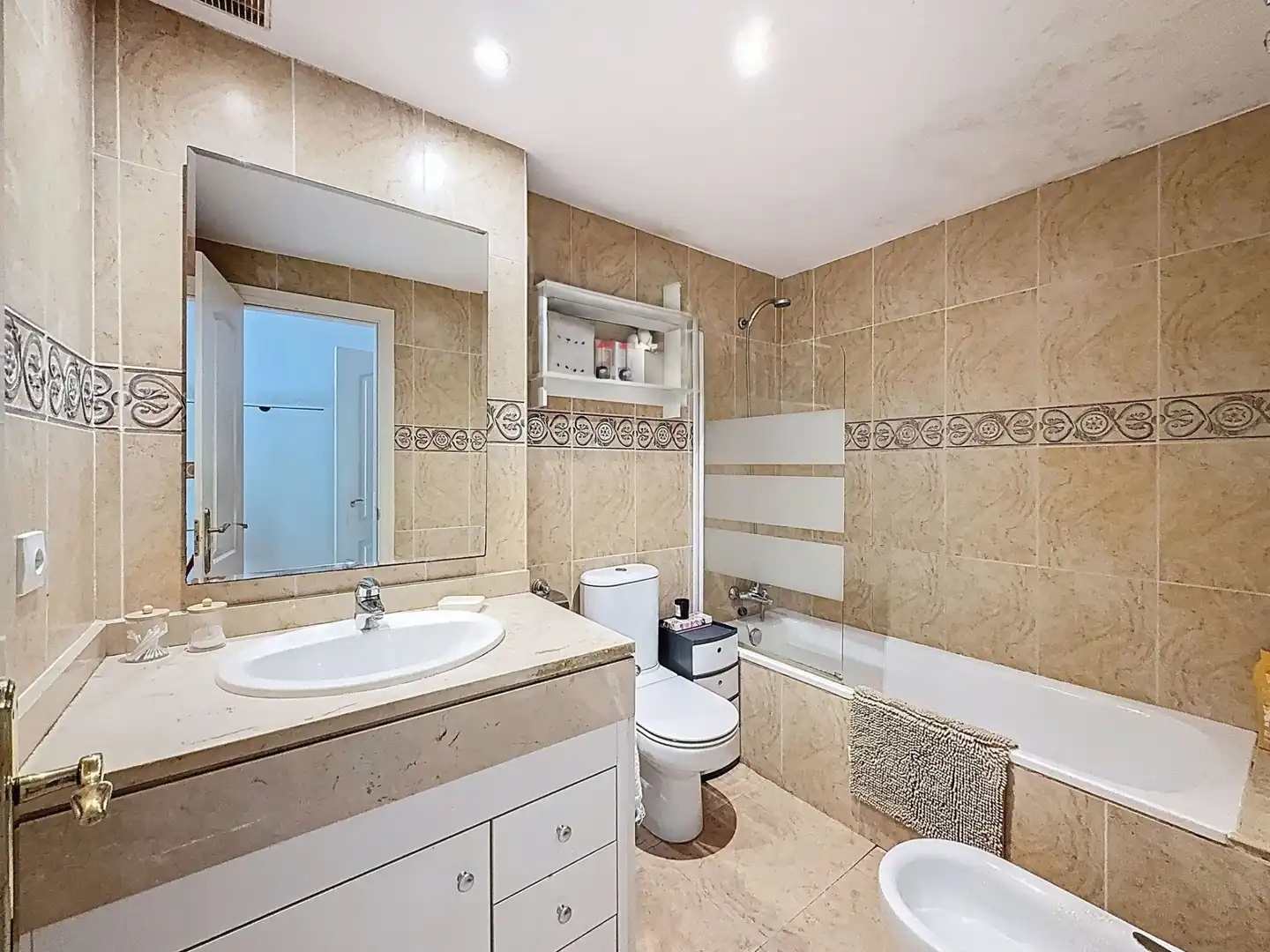 Bathroom of Flat for sale in Málaga  with Air Conditioner, Terrace and Community pool