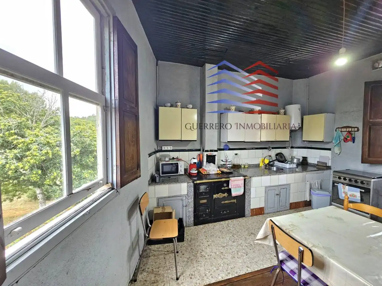Cuina de Casa o xalet en venda en Celanova amb Jardí privat i Terrassa
