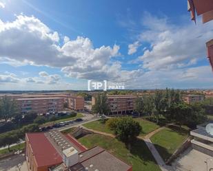 Exterior view of Flat to rent in  Lleida Capital  with Air Conditioner