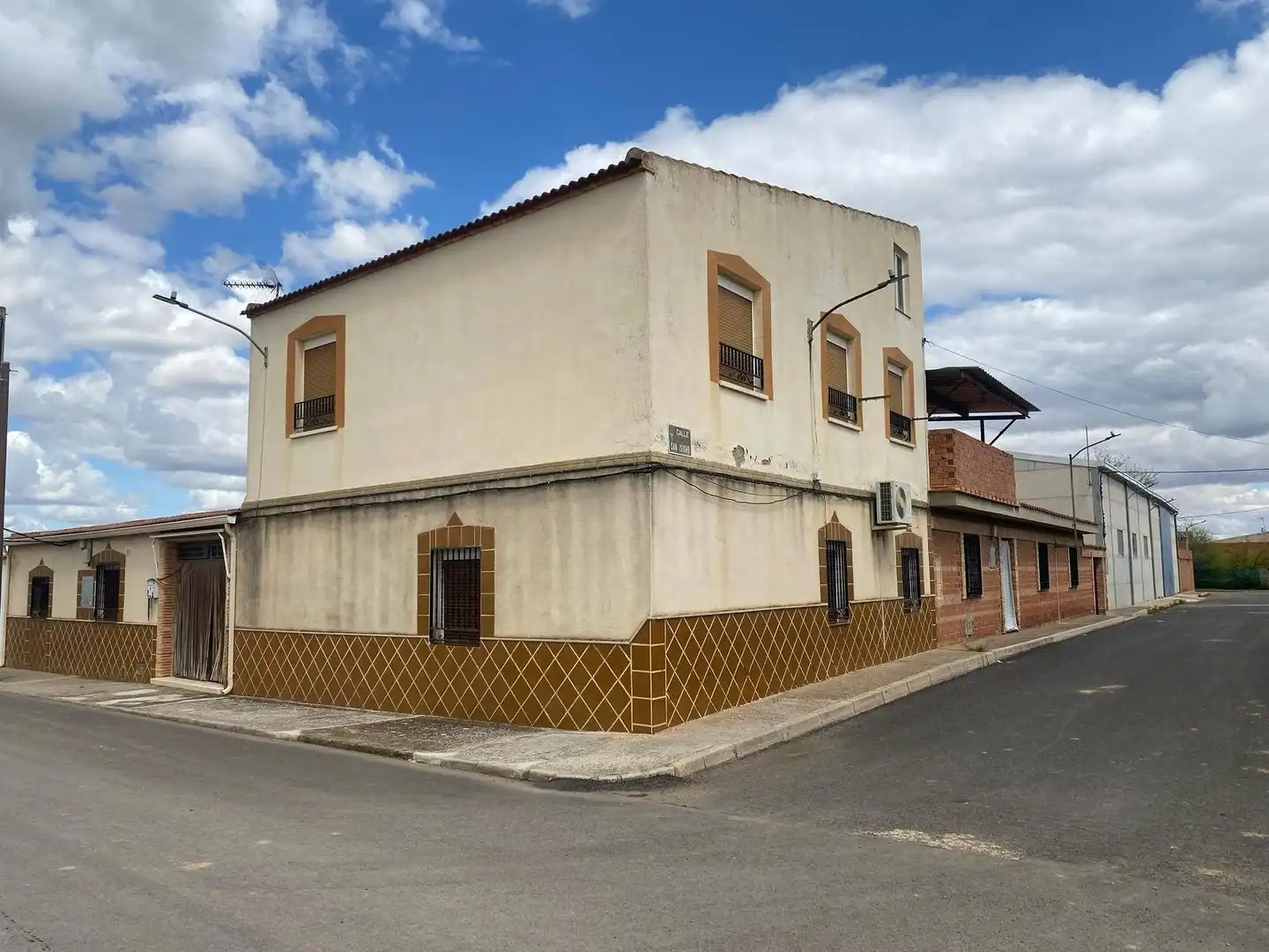 Vista exterior de Casa o chalet en venta en Calzada de Calatrava