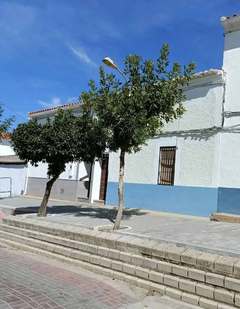 Casa con jardín en venta en Calle Calleja 1A