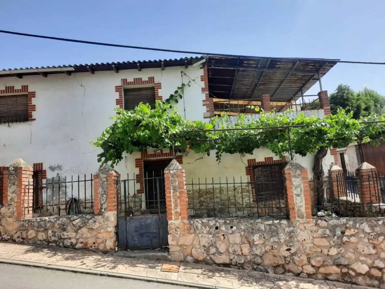 Vista exterior de Casa o chalet en venta en Loranca de Tajuña con Jardín privado y Terraza