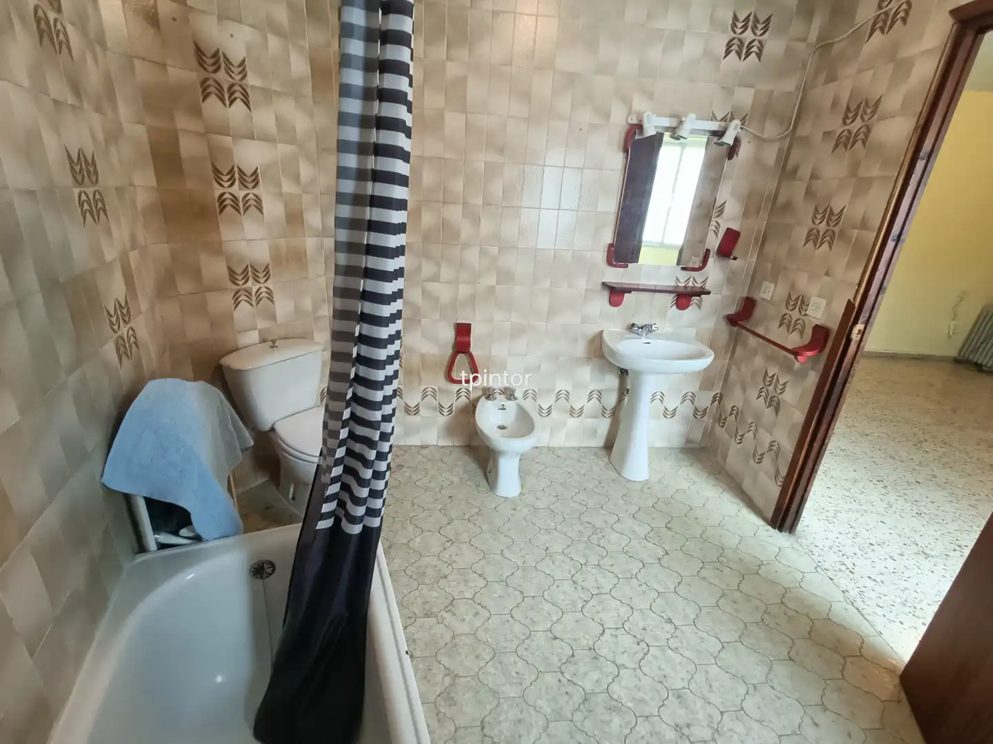 Badezimmer von Wohnung zum Verkauf in Plasencia mit Klimaanlage, Heizung und Parkett
