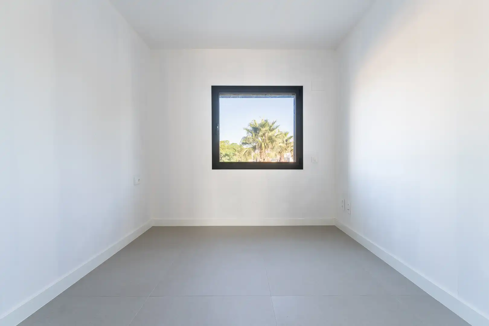 Habitación de Casa adosada en venta en Cambrils con Jardín privado, Piscina y Domótica