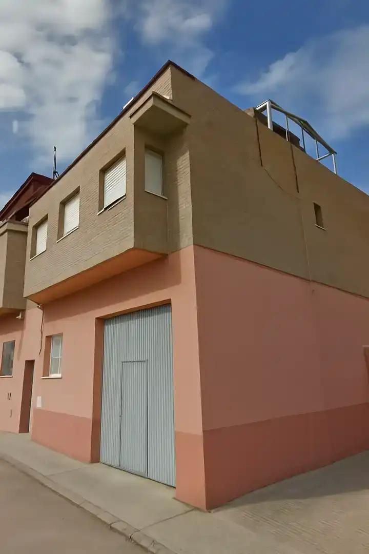 Vista exterior de Casa adosada en venda en Cartagena amb Aire condicionat i Balcó